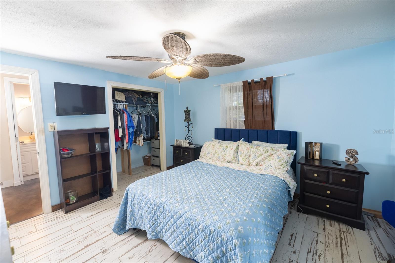 Image 18 of 33 For 2612 Kingsway Road