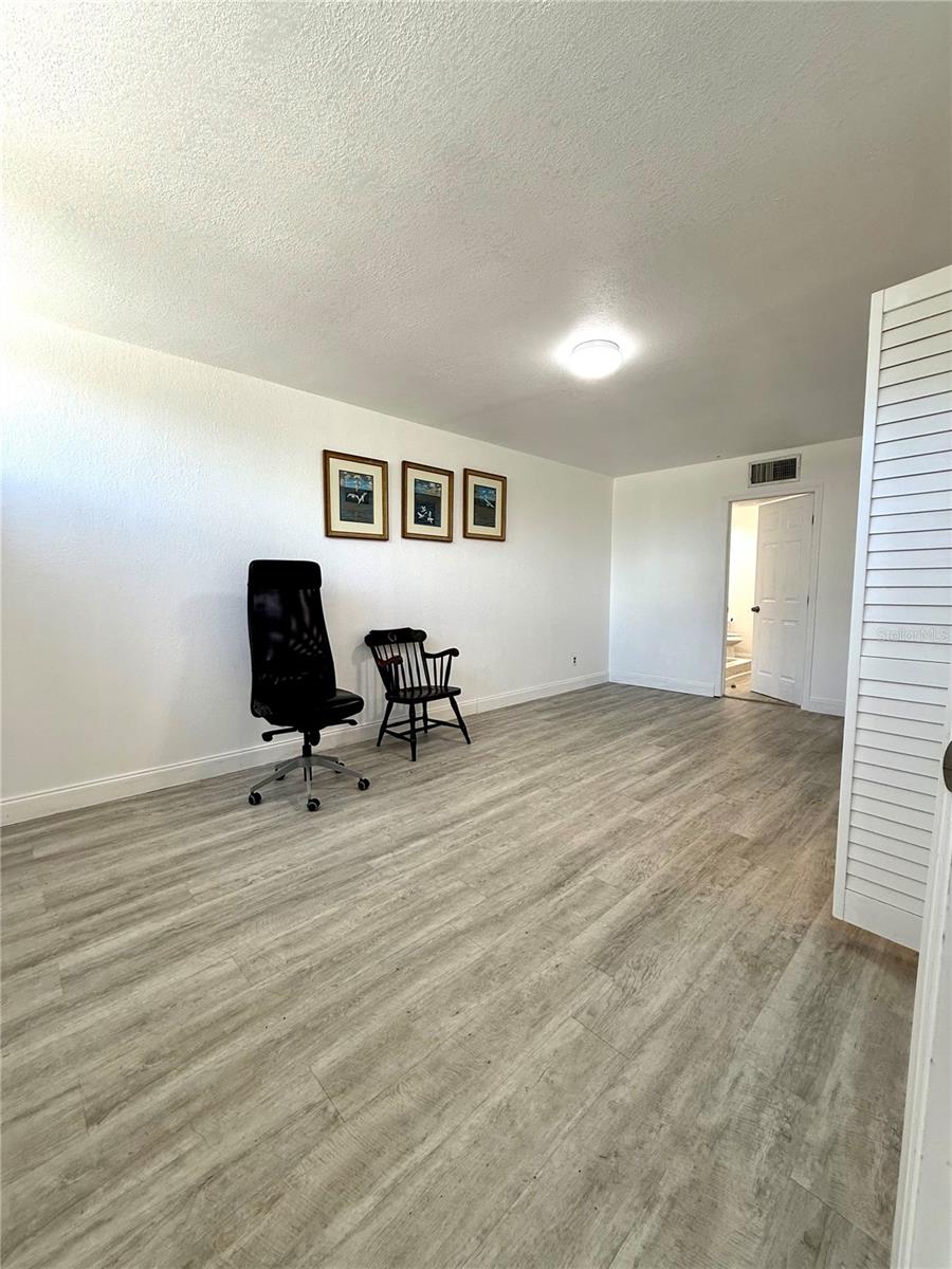 Image 4 of 78 For 7990 42nd Street N