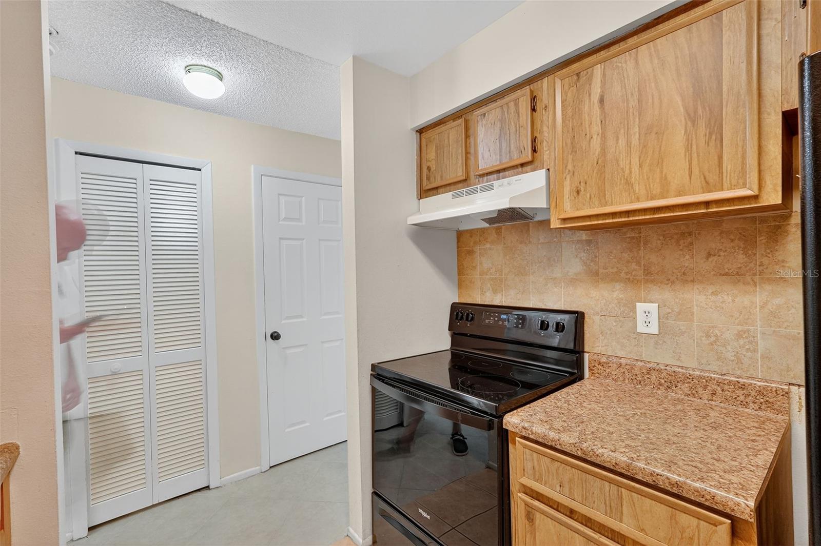 Image 14 of 25 For 3455 Countryside Boulevard 34