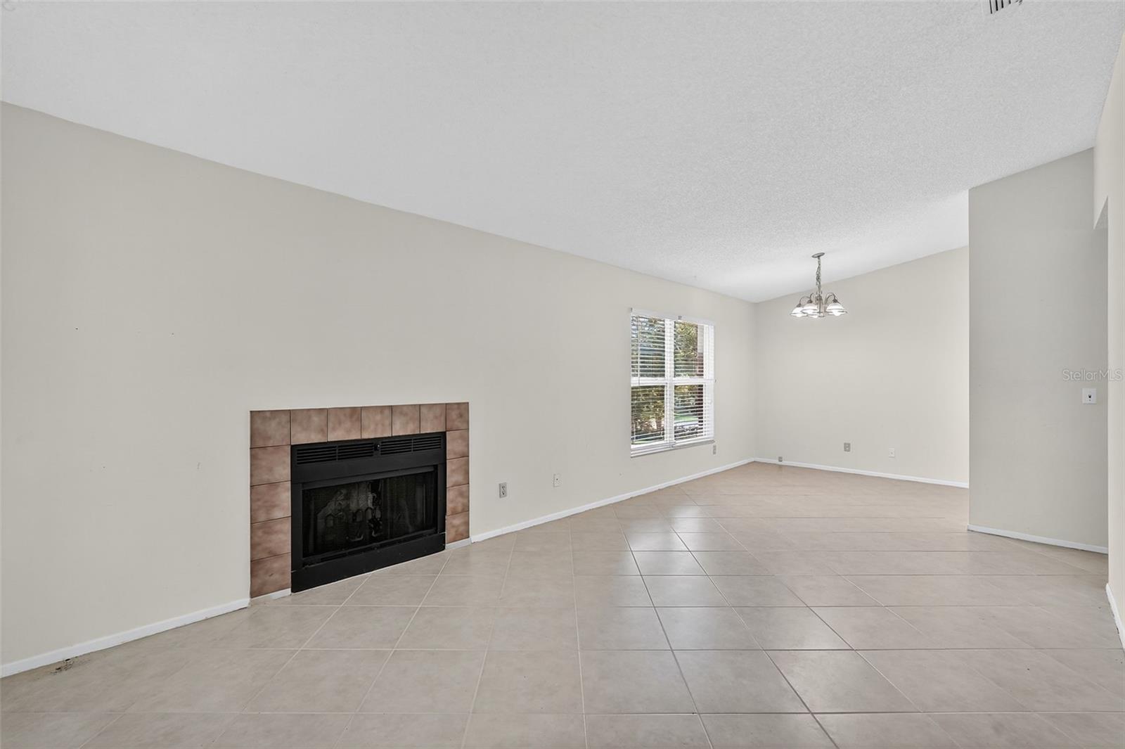 Image 3 of 25 For 3455 Countryside Boulevard 34