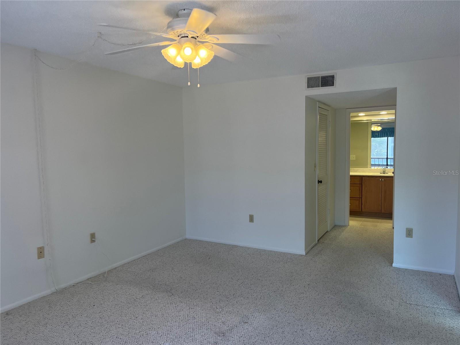 Image 21 of 34 For 2593 Countryside Boulevard 7203