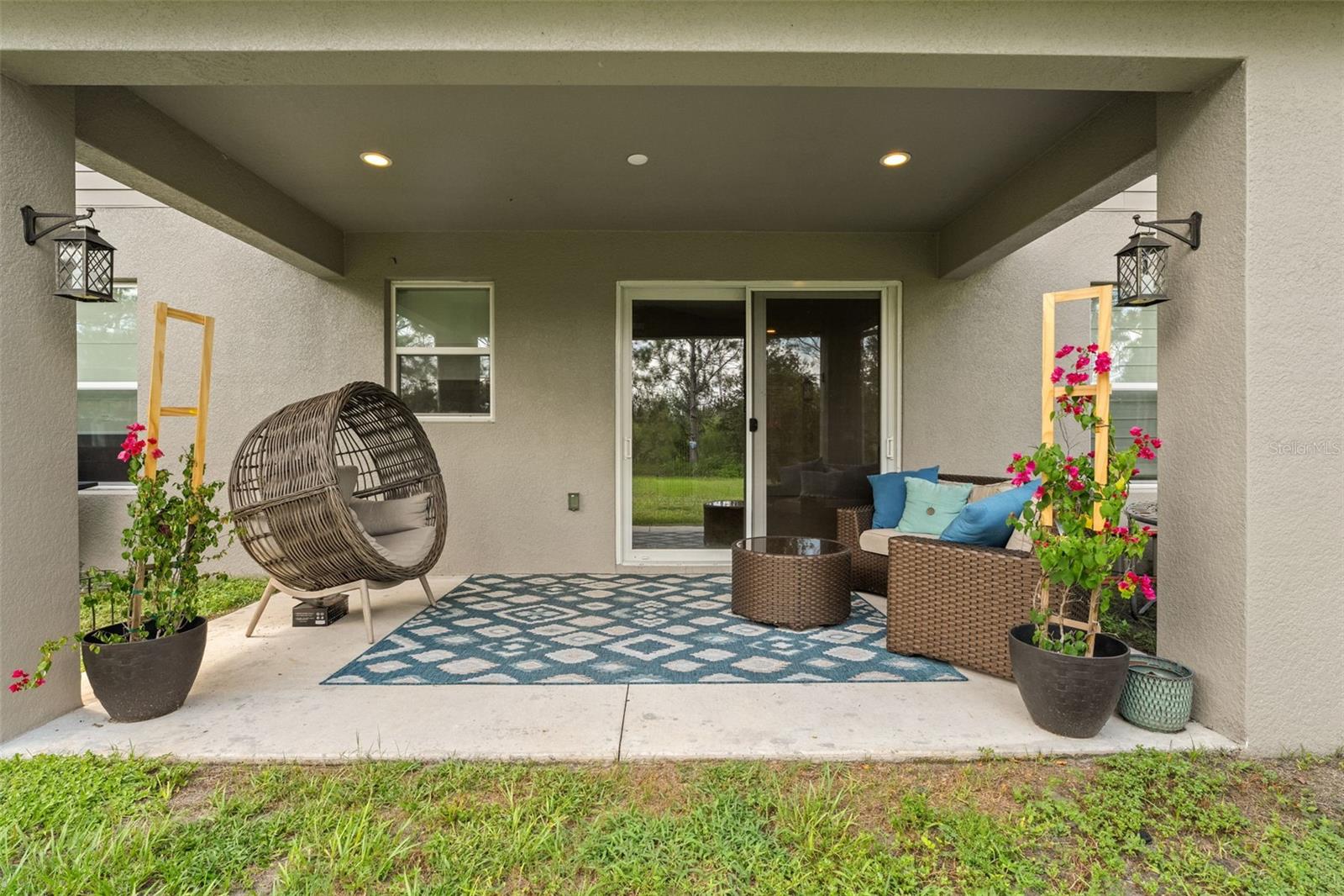 Listing photo id 8 for 32924 Estate Garden Drive
