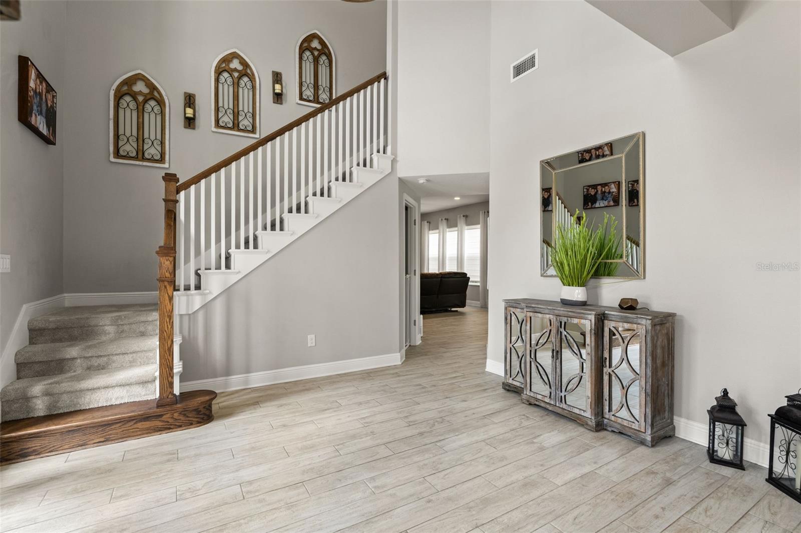 Listing photo id 11 for 32924 Estate Garden Drive