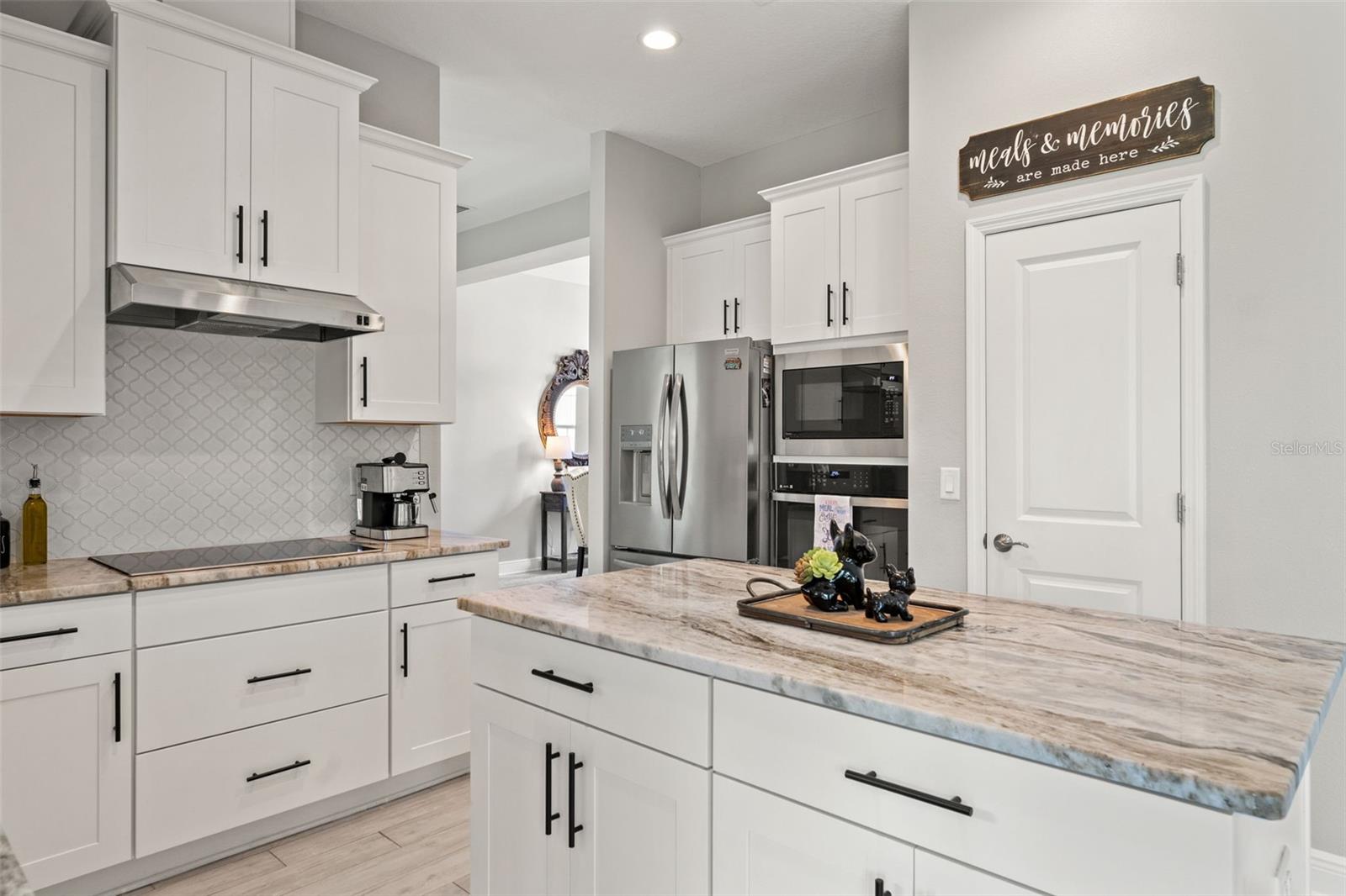 Listing photo id 14 for 32924 Estate Garden Drive