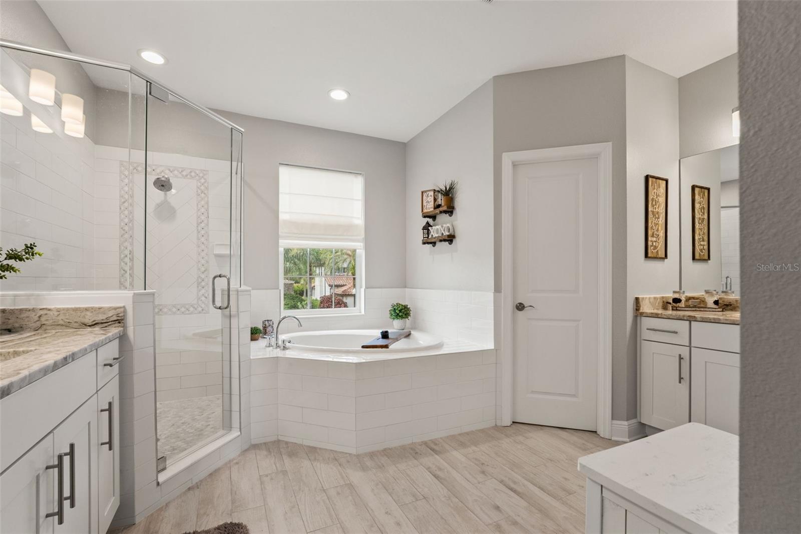 Listing photo id 19 for 32924 Estate Garden Drive
