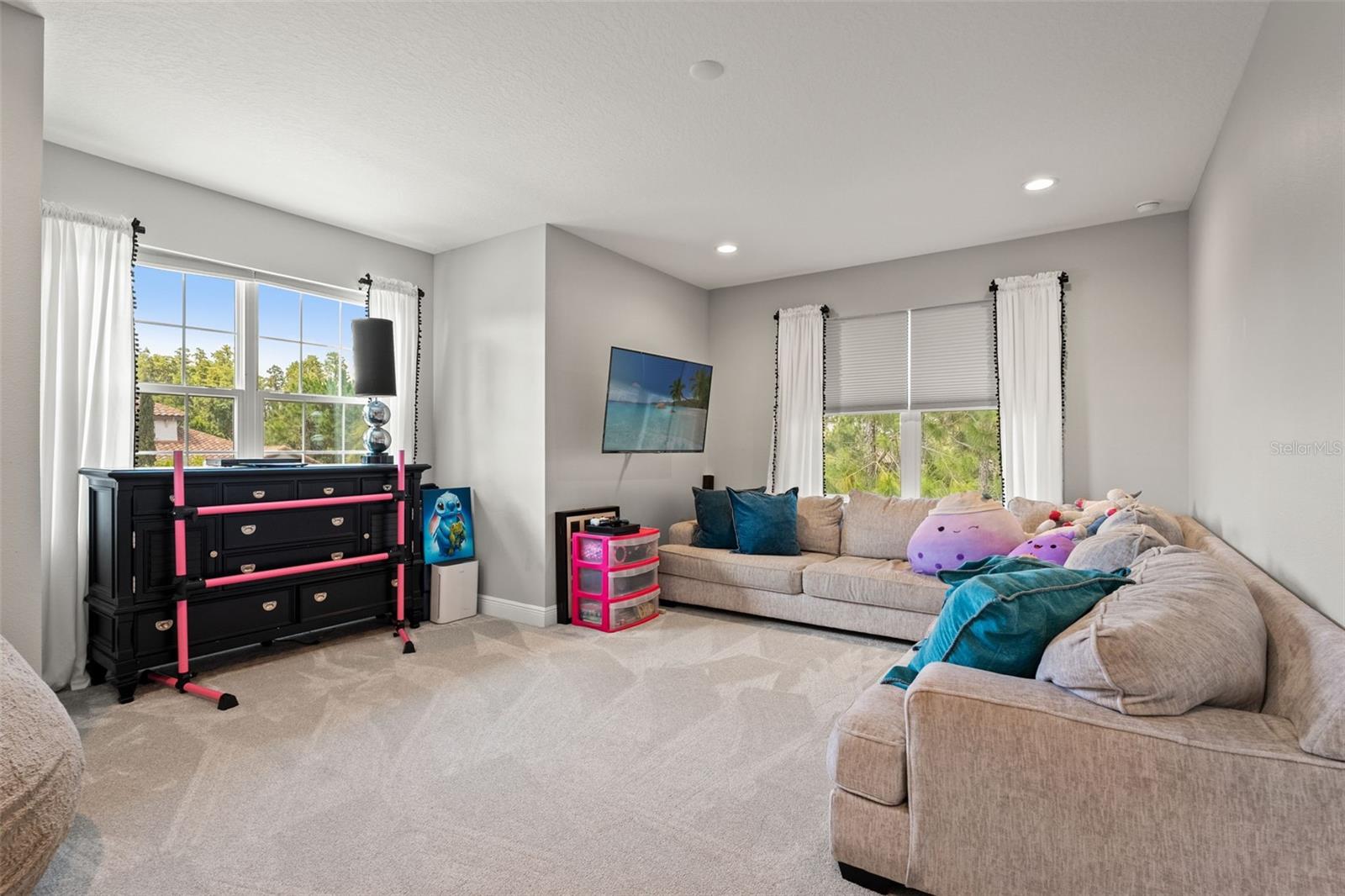 Listing photo id 24 for 32924 Estate Garden Drive
