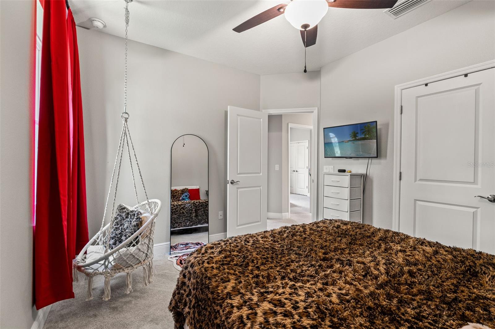Listing photo id 27 for 32924 Estate Garden Drive