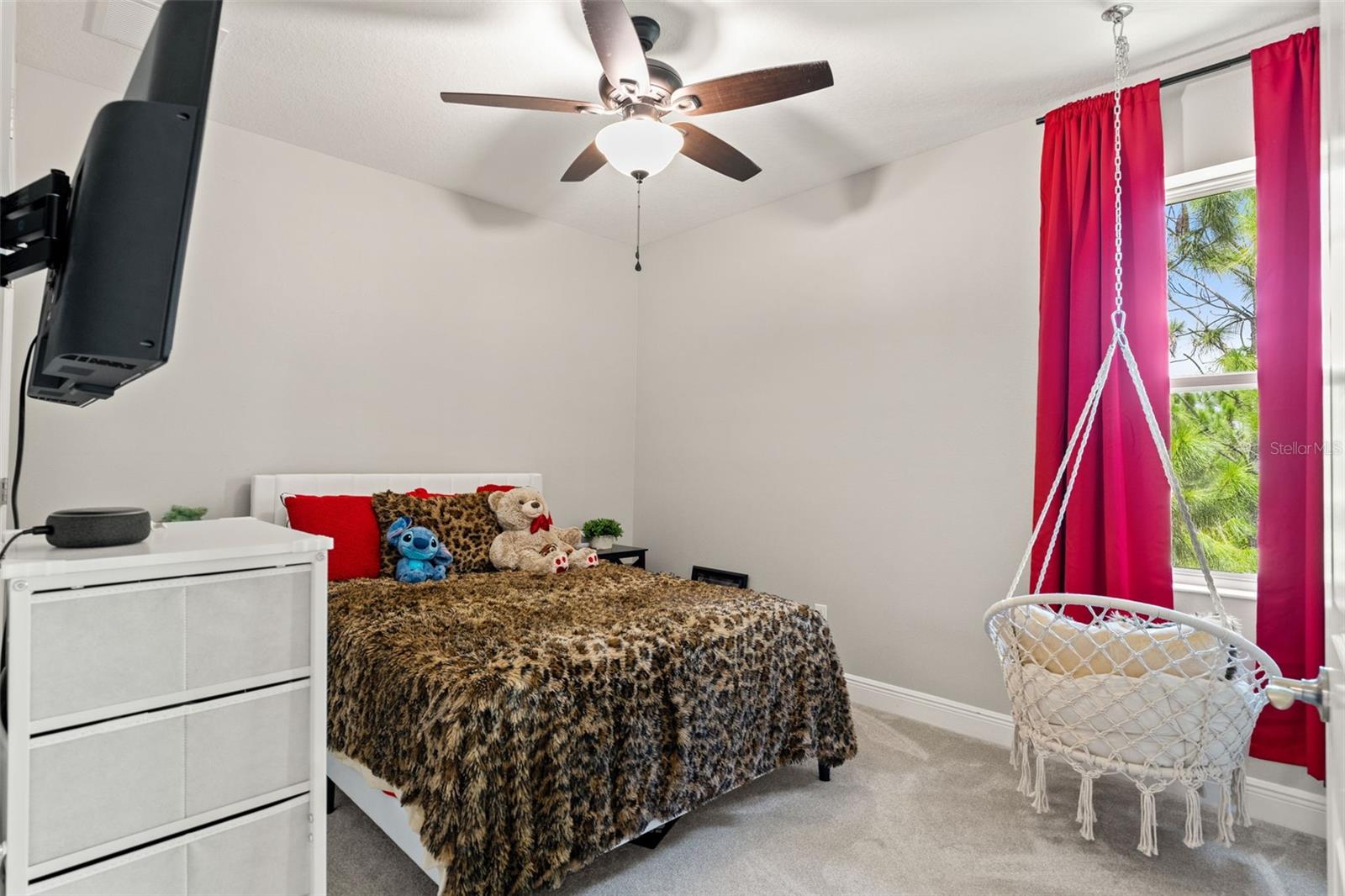 Listing photo id 28 for 32924 Estate Garden Drive
