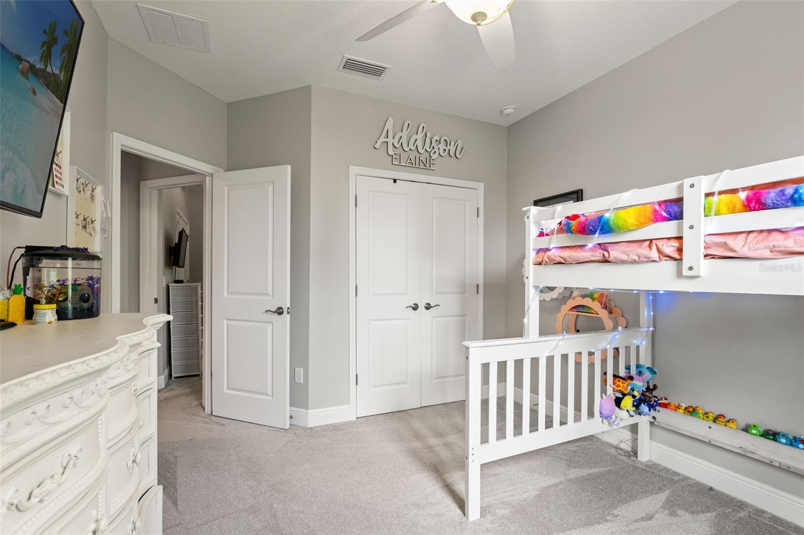 Listing photo id 29 for 32924 Estate Garden Drive