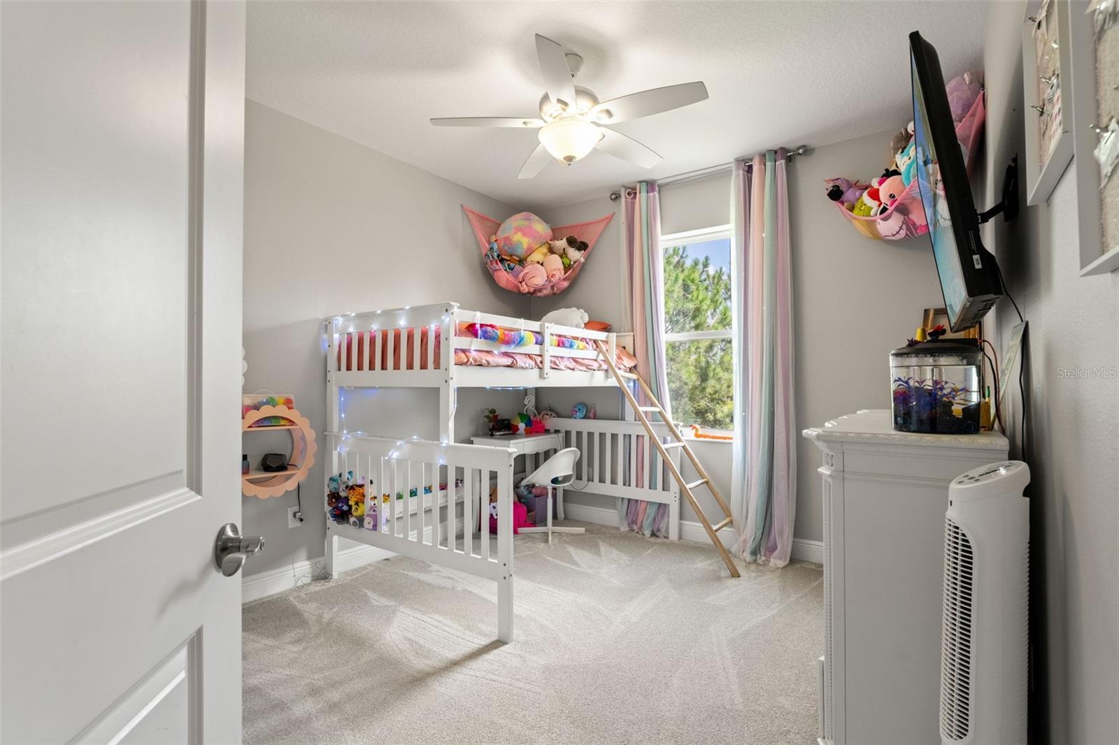 Listing photo id 30 for 32924 Estate Garden Drive