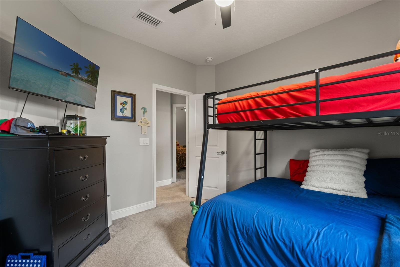 Listing photo id 31 for 32924 Estate Garden Drive