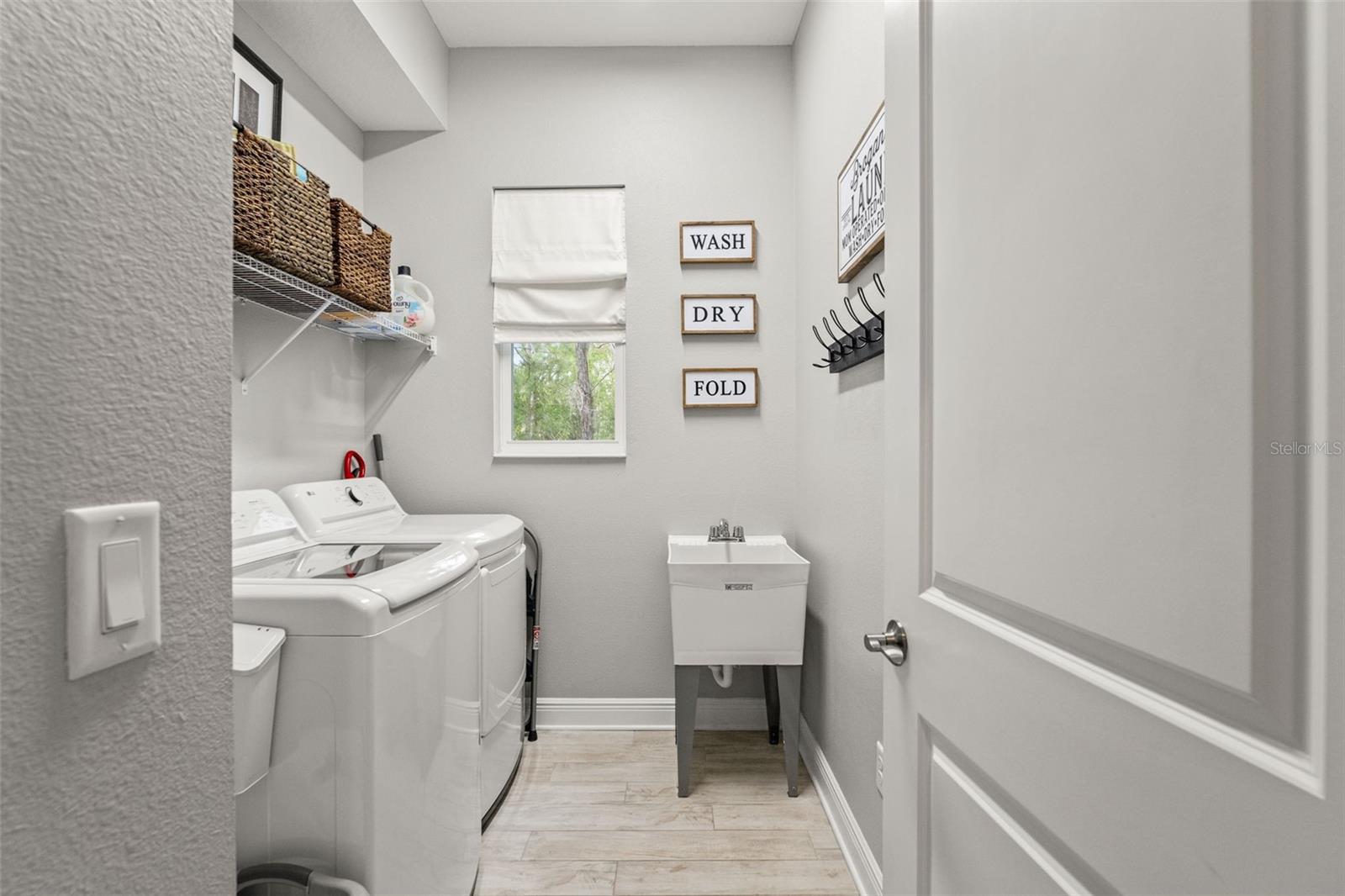 Listing photo id 35 for 32924 Estate Garden Drive
