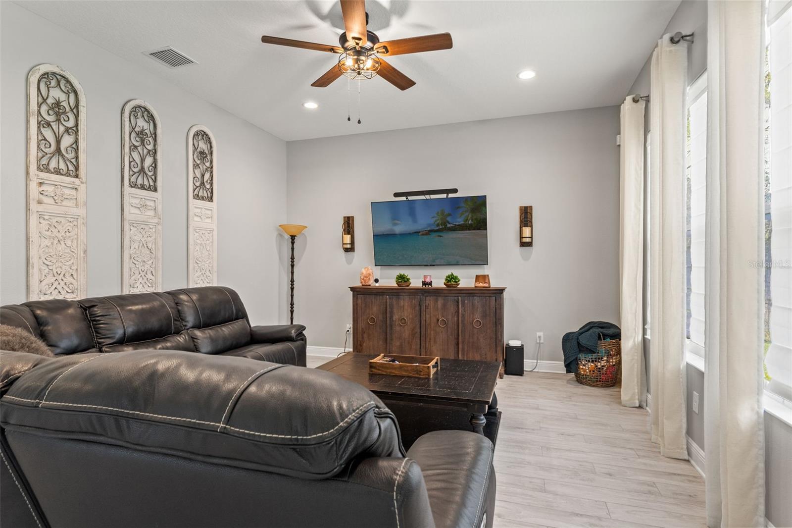Listing photo id 37 for 32924 Estate Garden Drive