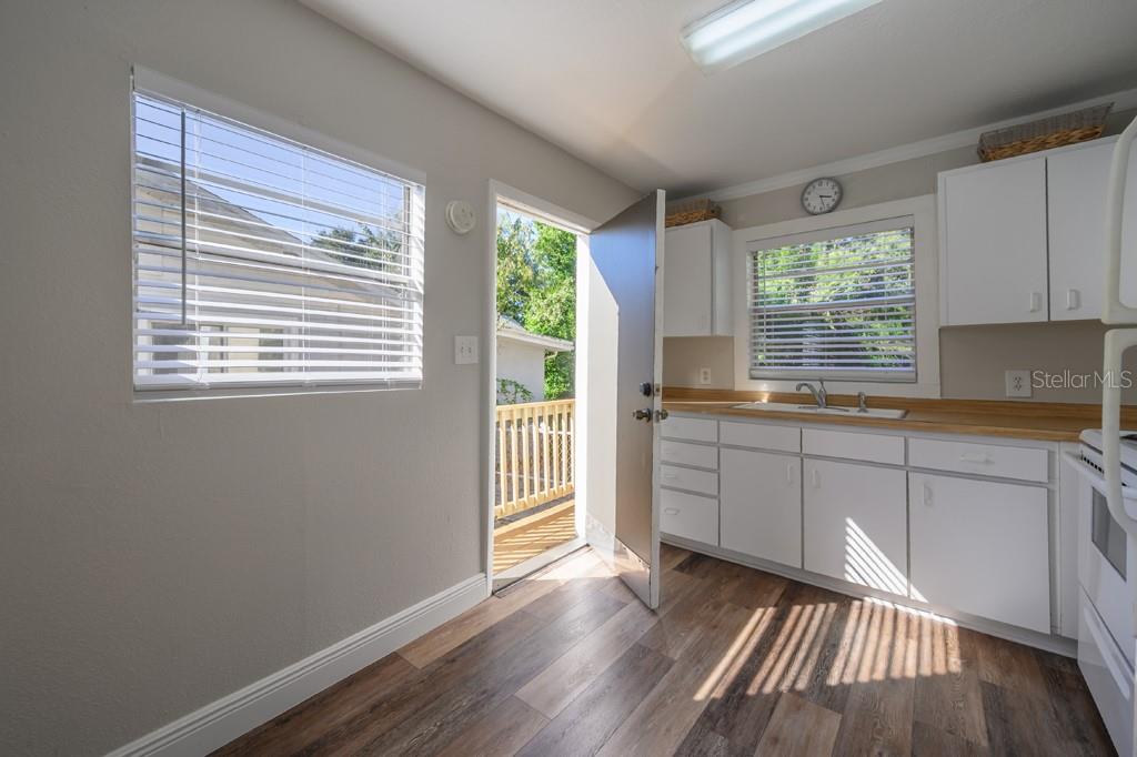 Image 11 of 23 For 413 Hanna Avenue