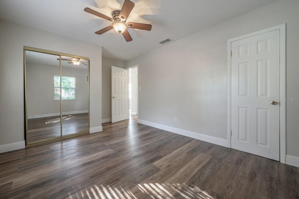 Image 12 of 23 For 413 Hanna Avenue