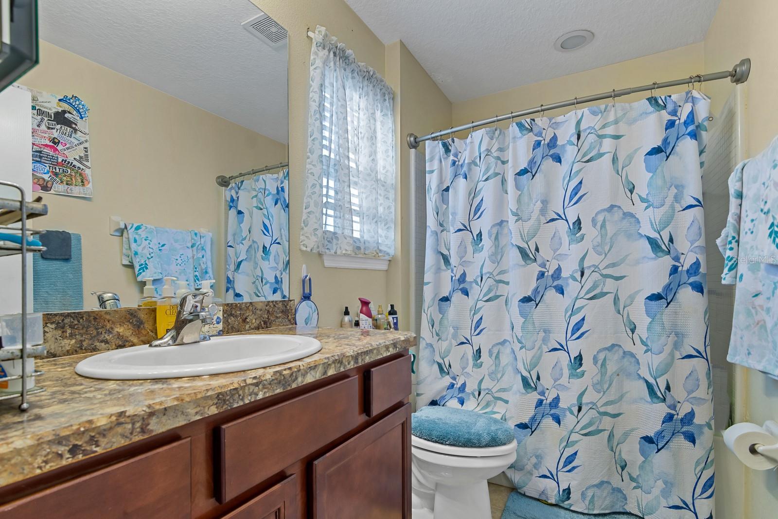 Image 29 of 46 For 11620 Warren Oaks Place