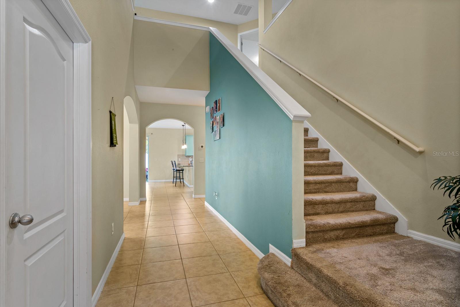 Image 4 of 46 For 11620 Warren Oaks Place