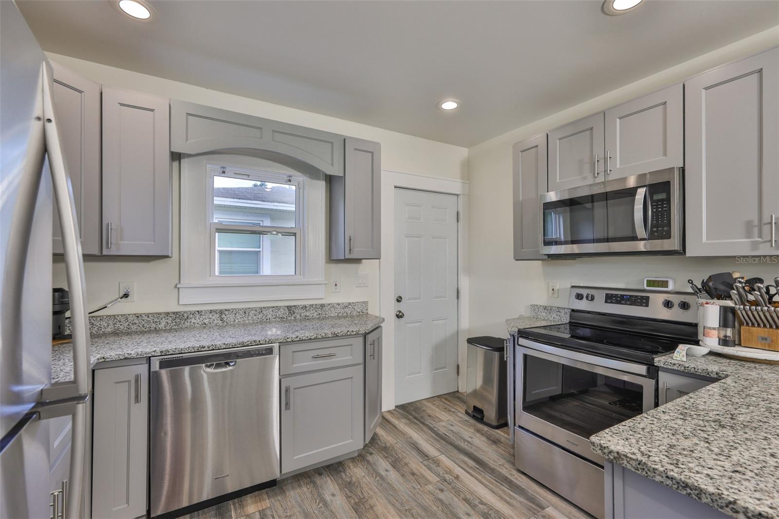 Image 10 of 31 For 6436 30th Street N
