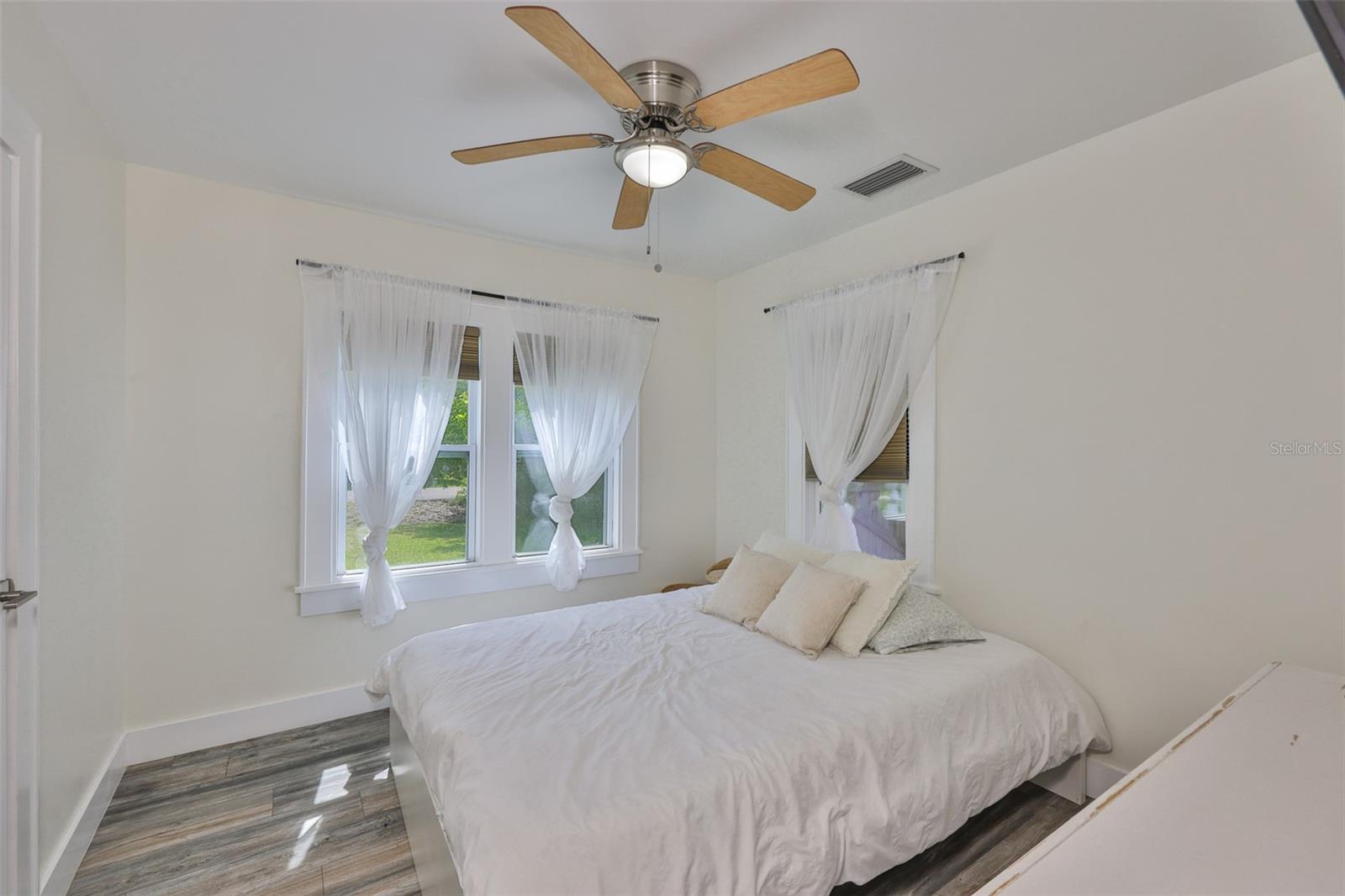 Image 14 of 31 For 6436 30th Street N