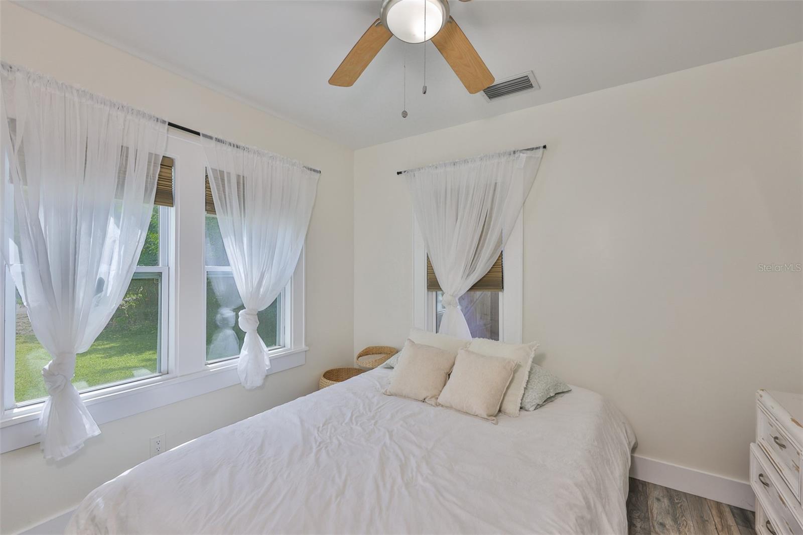 Image 15 of 31 For 6436 30th Street N