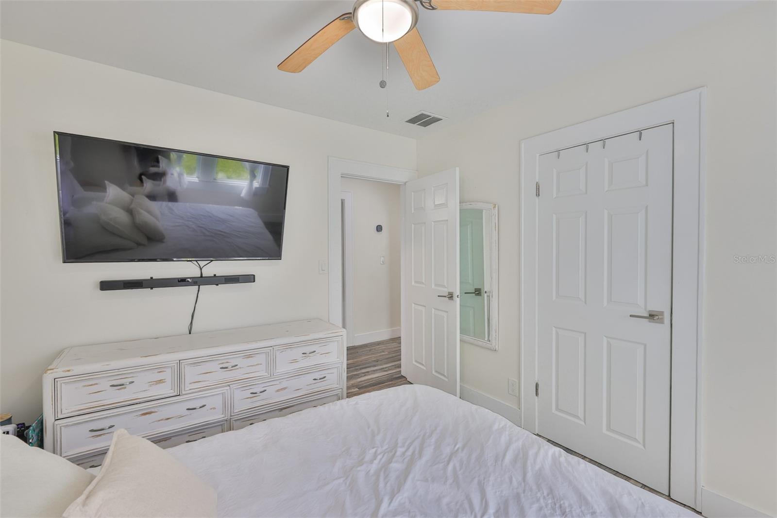 Image 16 of 31 For 6436 30th Street N