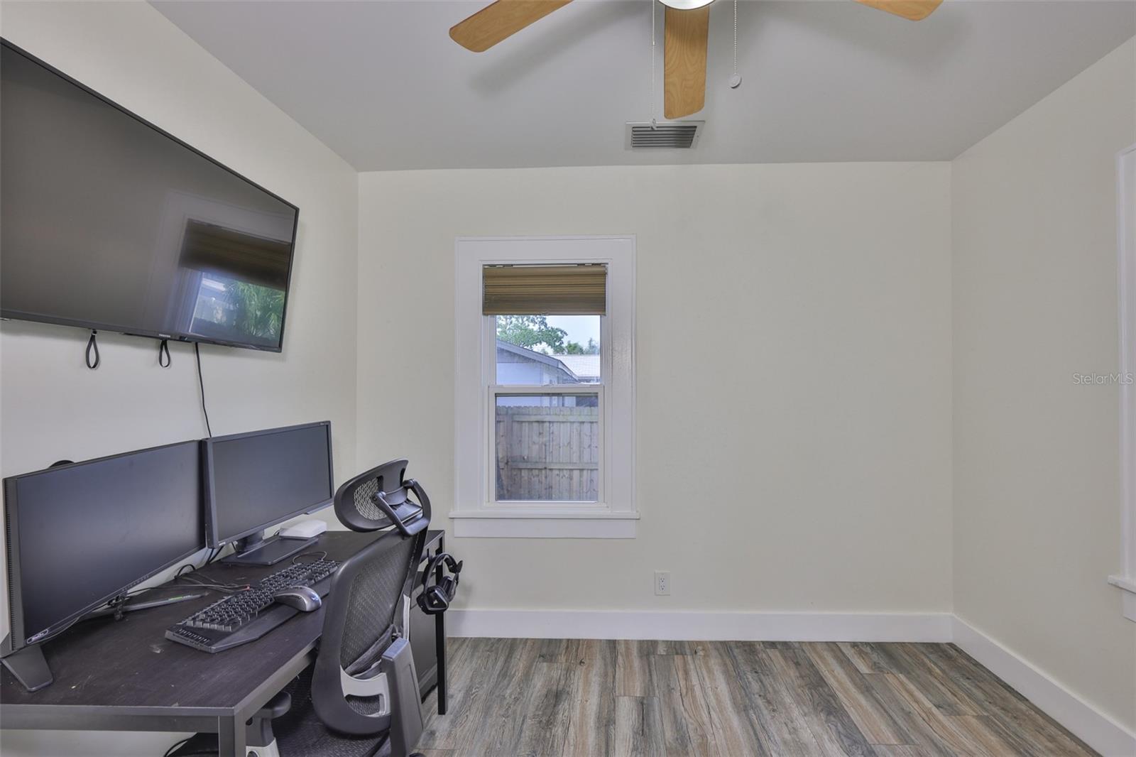 Image 20 of 31 For 6436 30th Street N