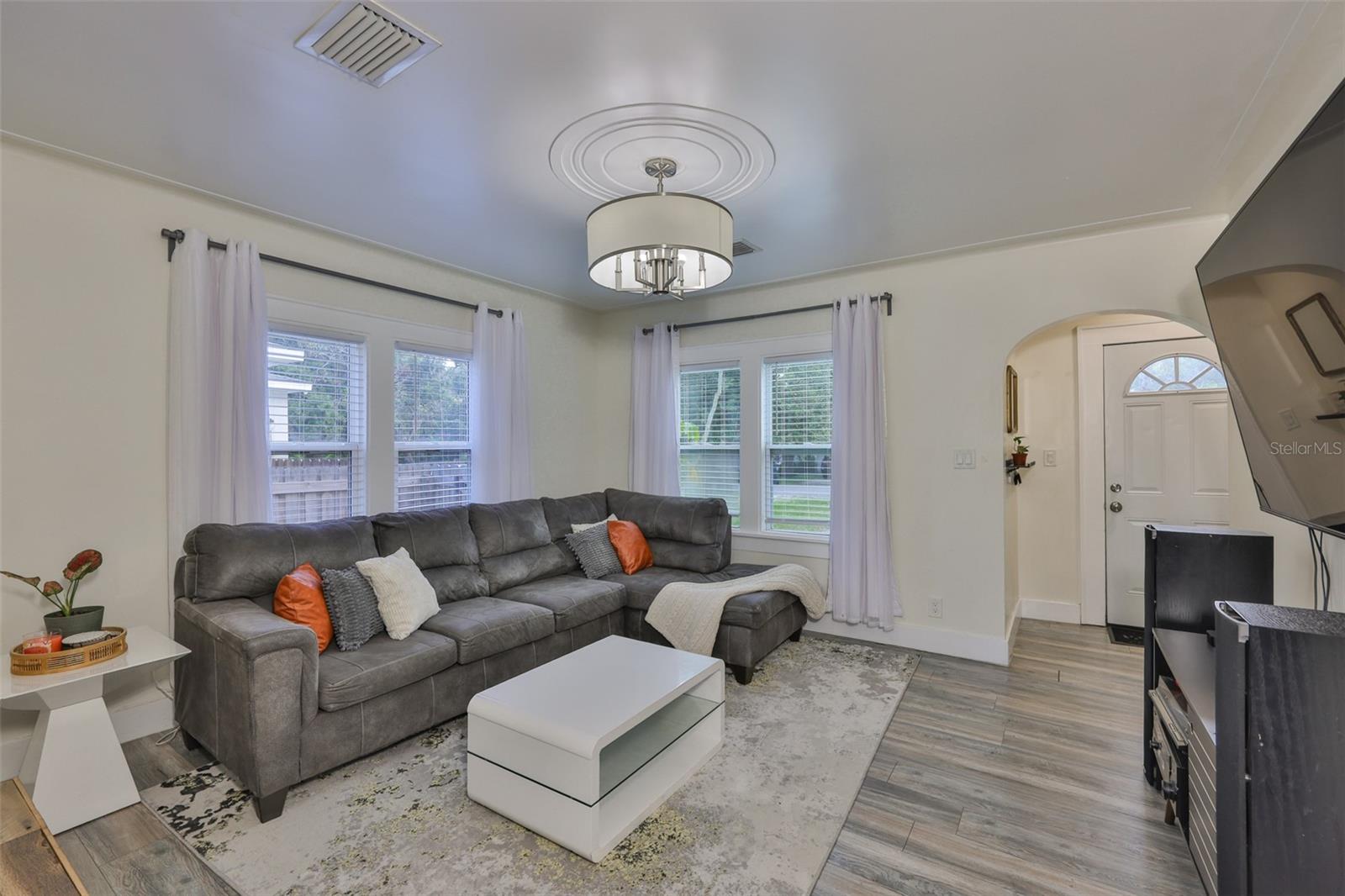 Image 4 of 31 For 6436 30th Street N