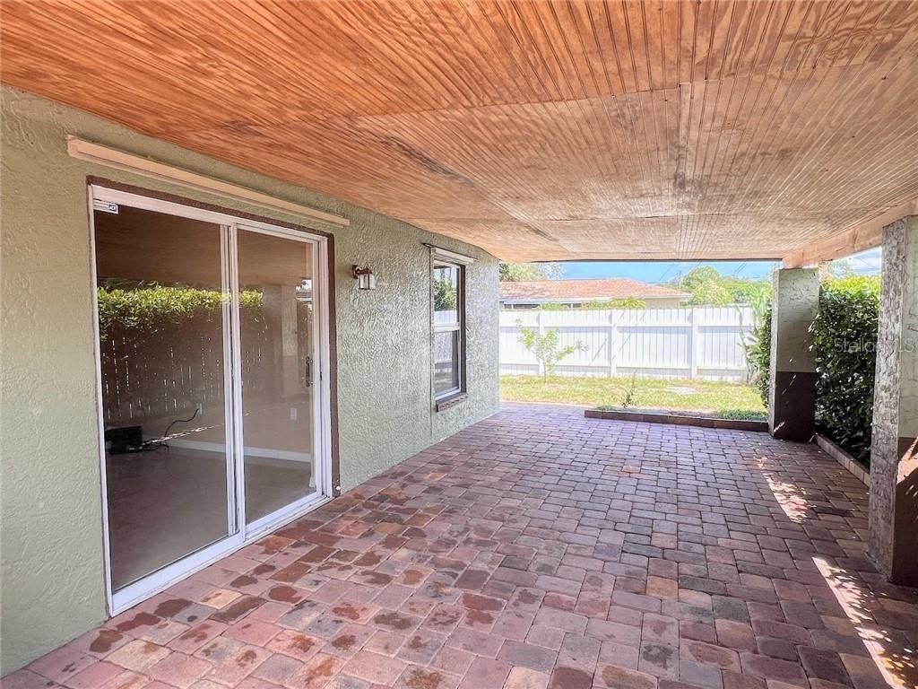 Image 3 of 15 For 2075 4th Avenue Sw