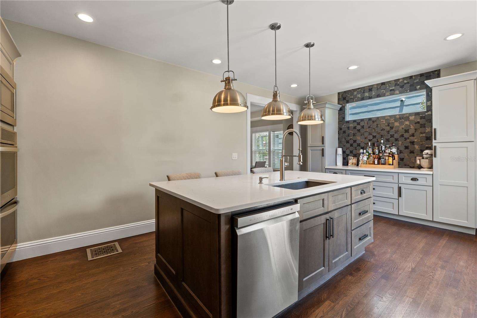 Image 21 of 50 For 1170 24th Avenue N