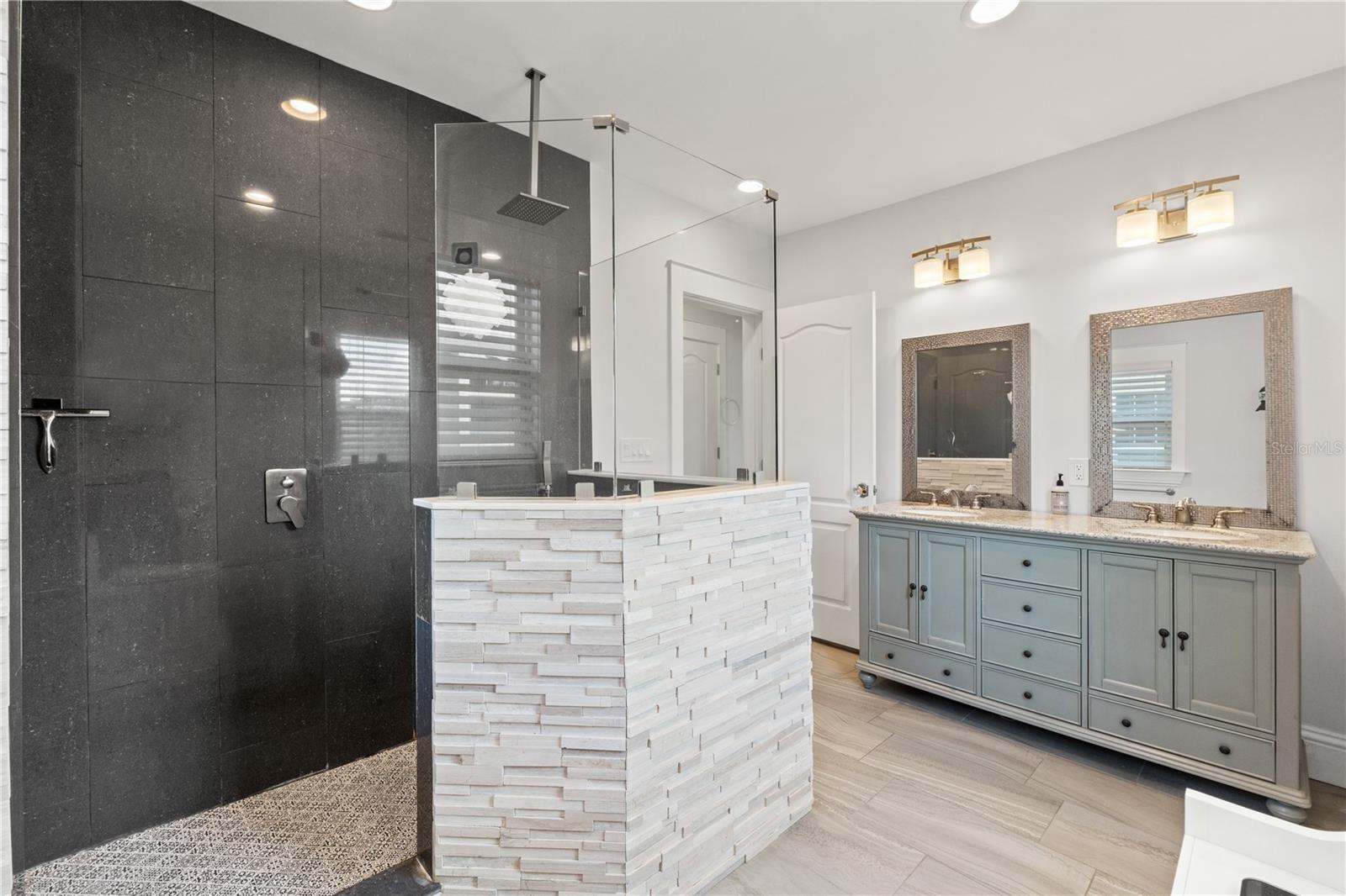 Image 4 of 50 For 1170 24th Avenue N