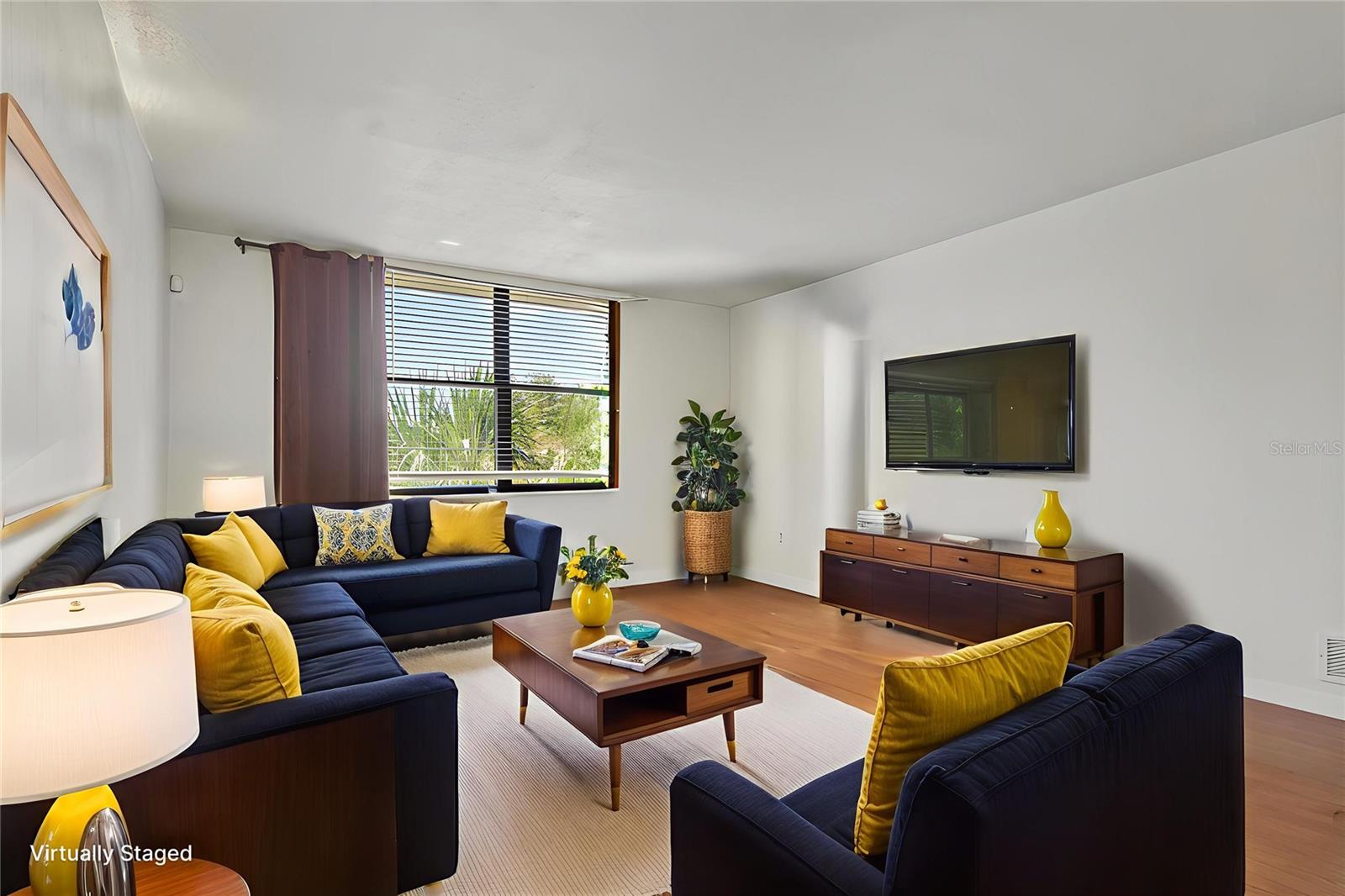 Image 11 of 28 For 701 Madison Avenue 317