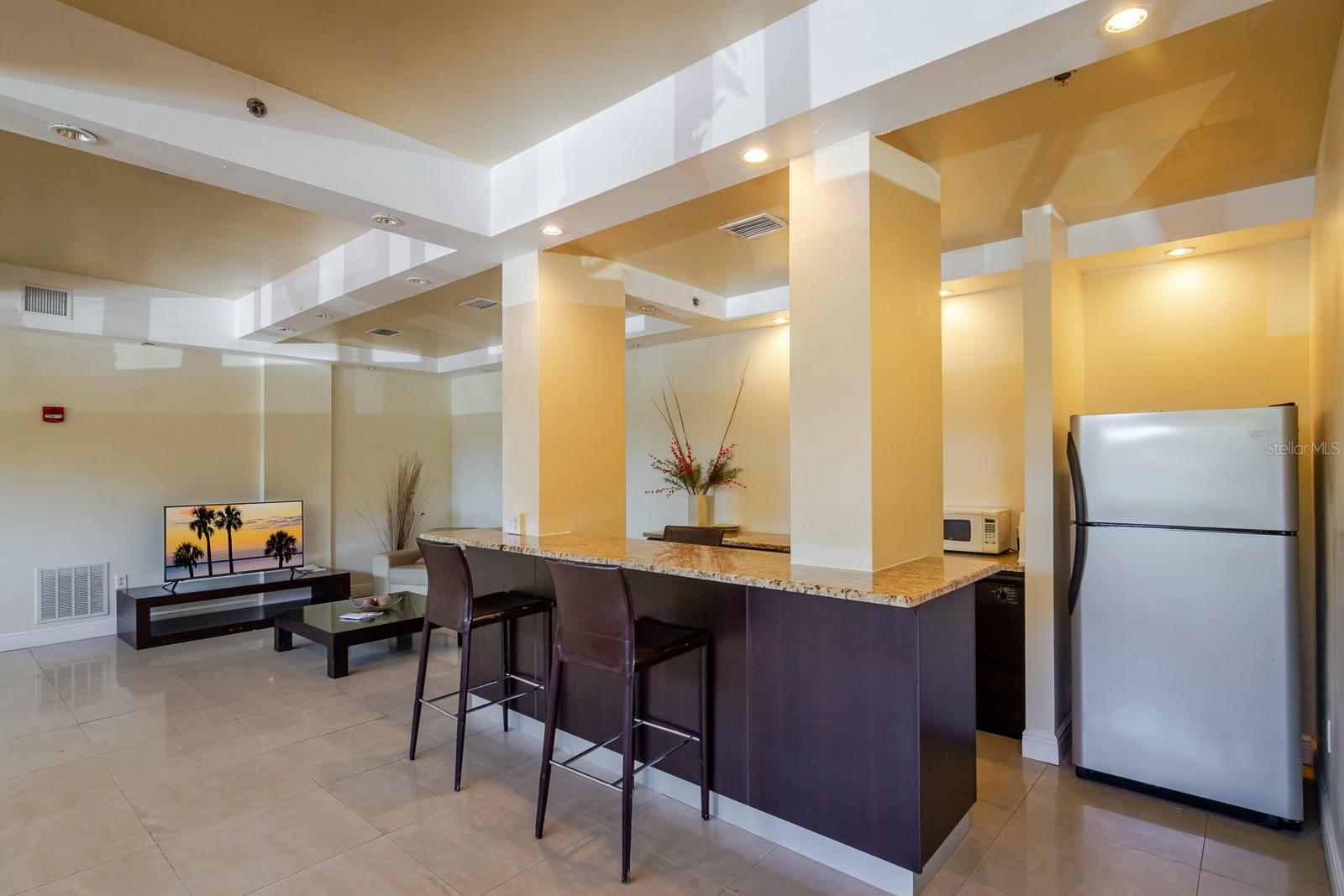 Image 22 of 28 For 701 Madison Avenue 317