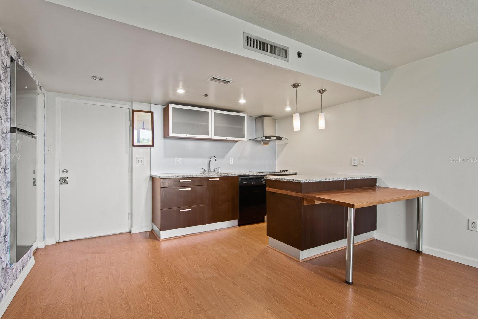 Image 4 of 28 For 701 Madison Avenue 317