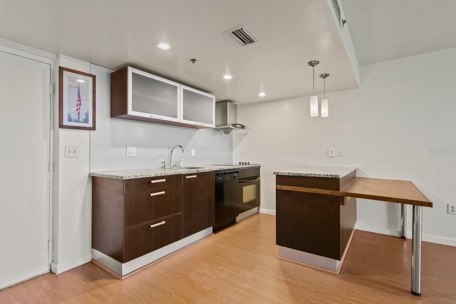 Image 5 of 28 For 701 Madison Avenue 317