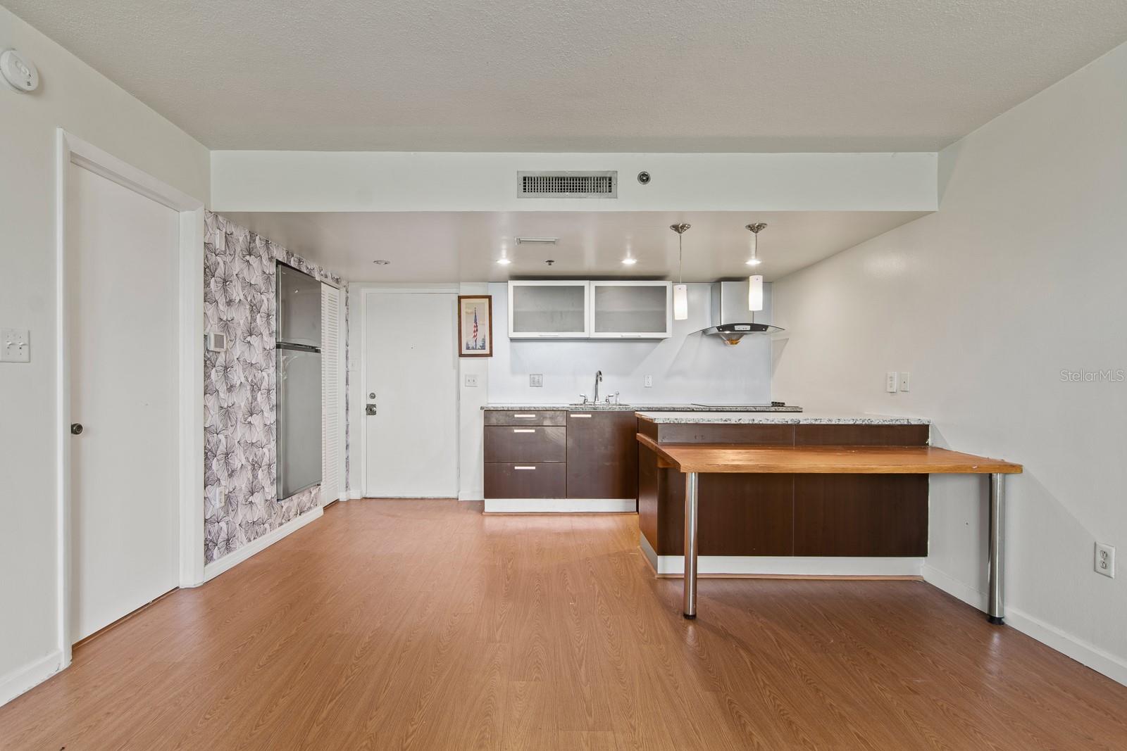 Image 6 of 28 For 701 Madison Avenue 317