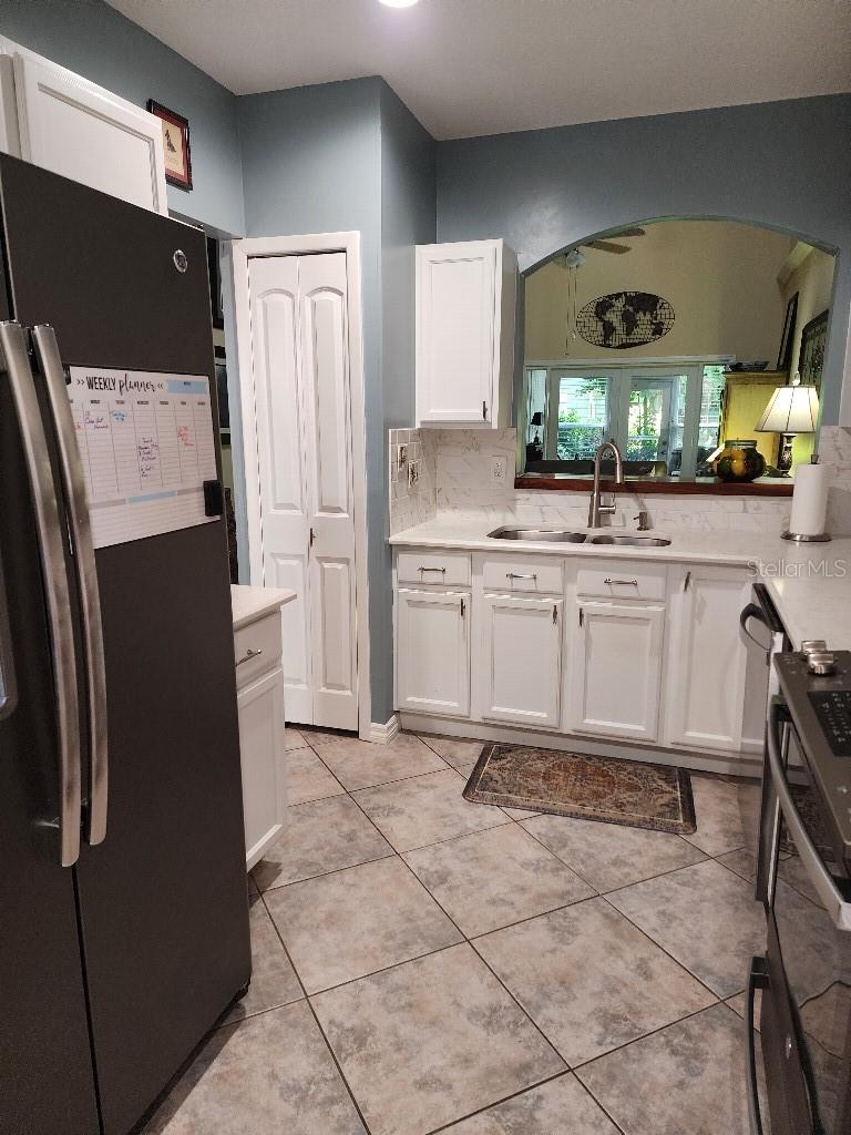 Image 5 of 23 For 632 Red Oak Circle 104