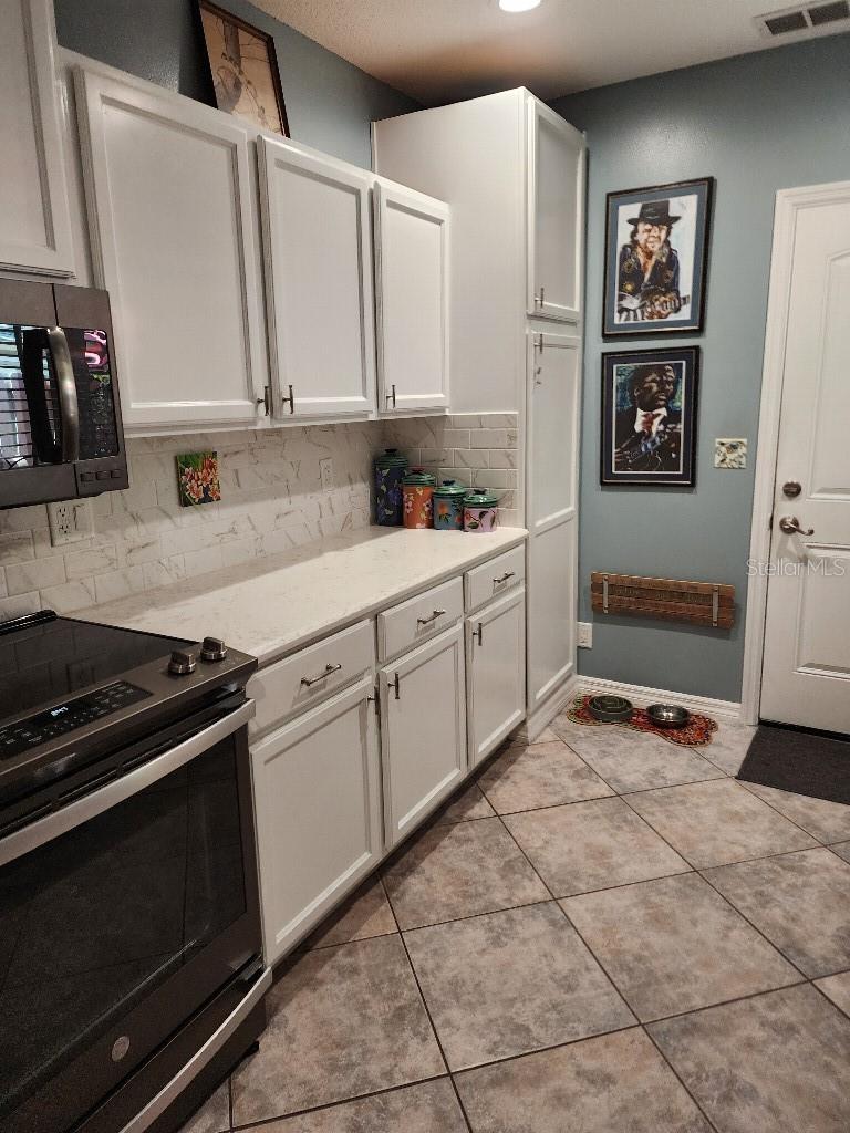Image 6 of 23 For 632 Red Oak Circle 104