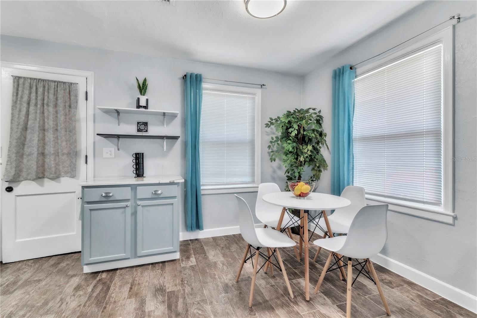 Image 17 of 42 For 3530 16th Street N