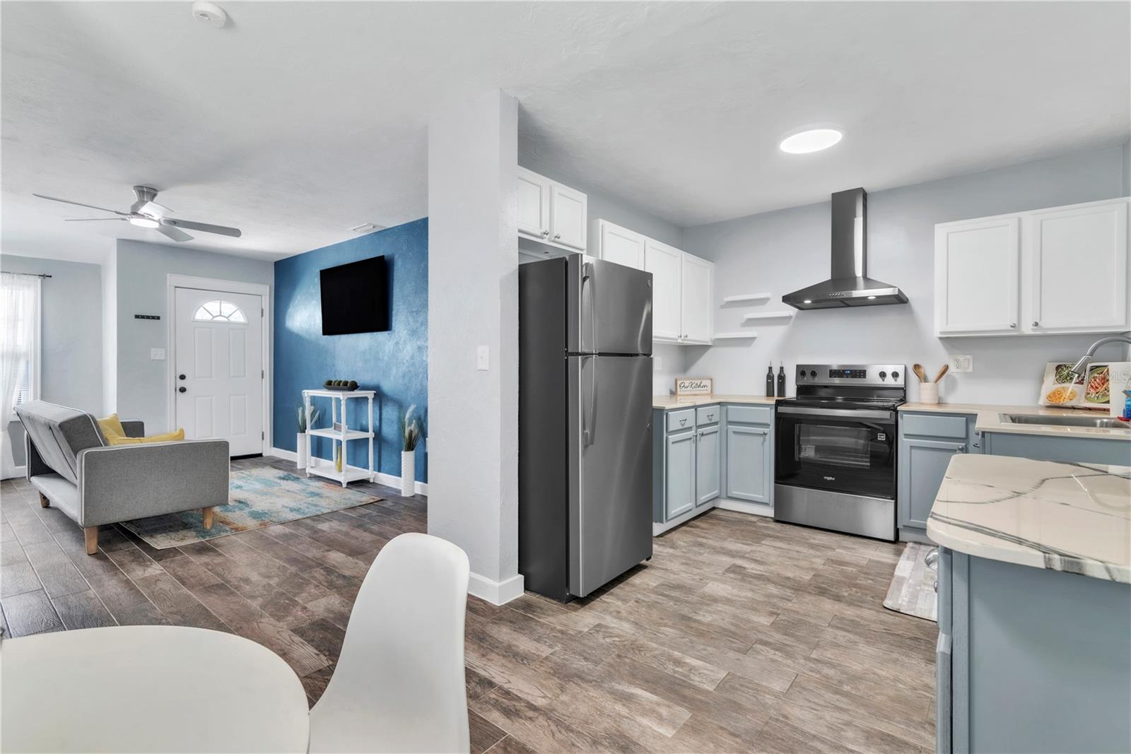 Image 18 of 42 For 3530 16th Street N
