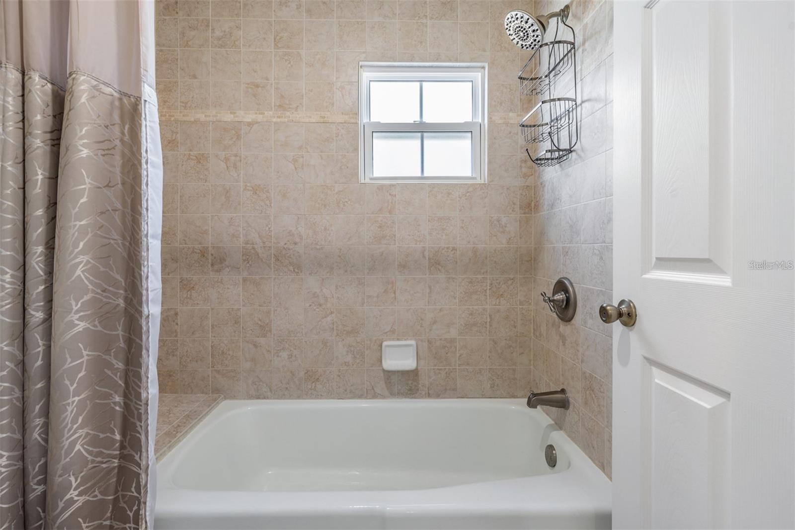 Image 20 of 37 For 701 Poinsettia Road 248