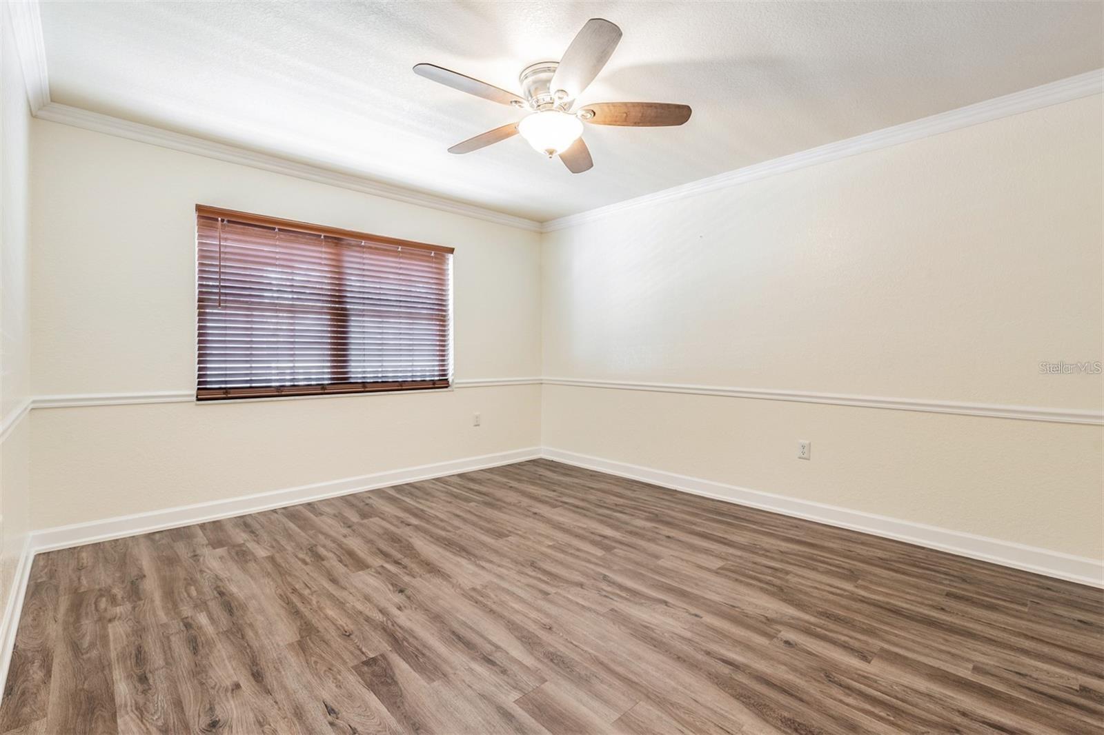 Image 22 of 37 For 701 Poinsettia Road 248