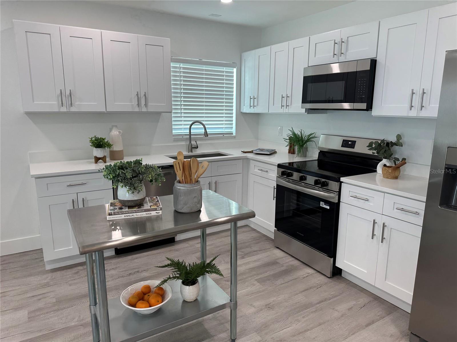 Image 11 of 29 For 2402 Thrace Street