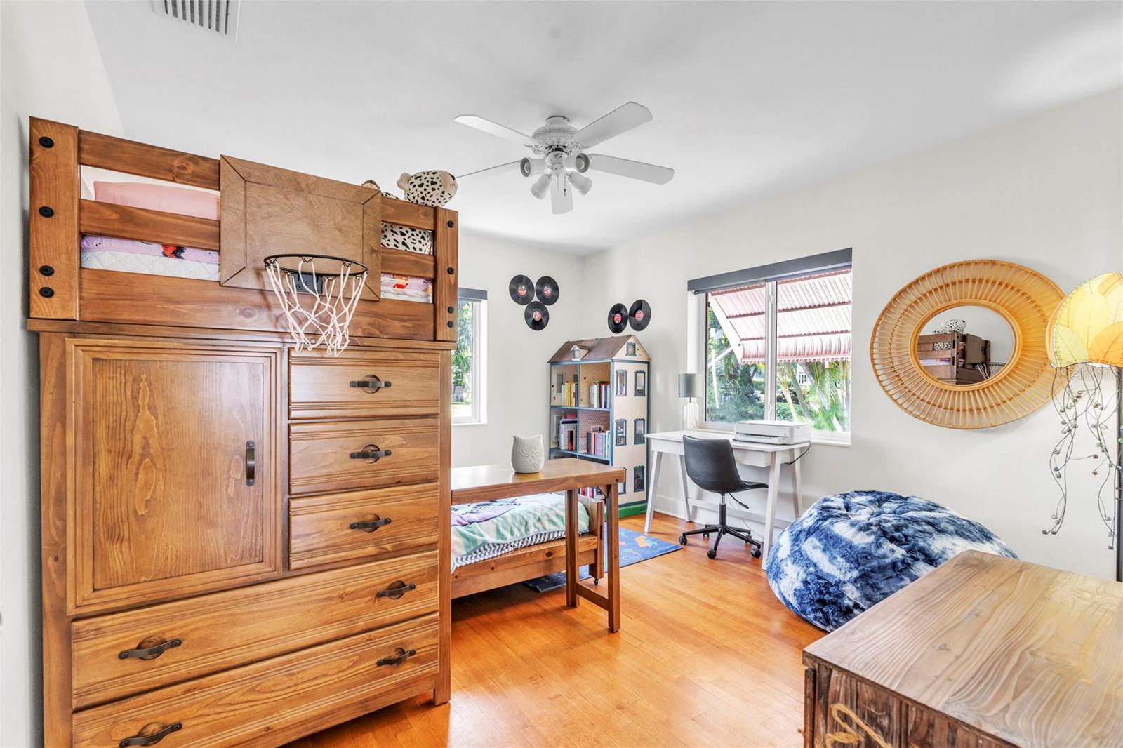 Image 19 of 34 For 451 25th Avenue N