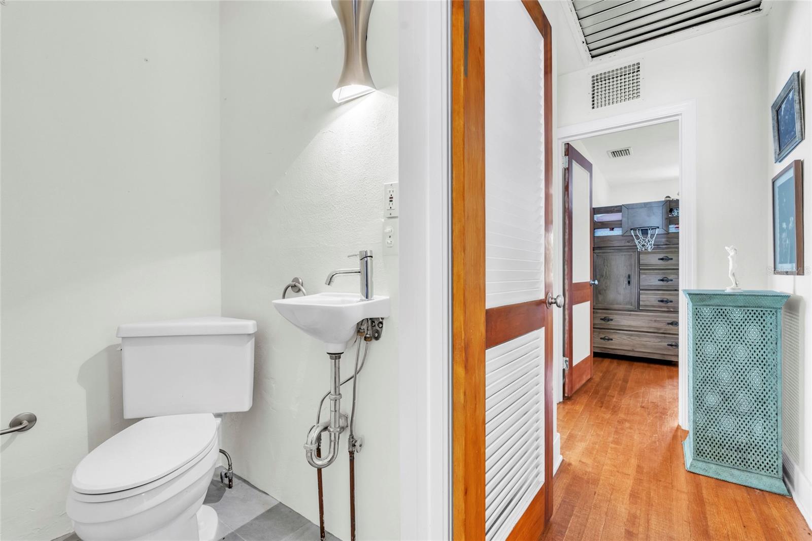 Image 22 of 34 For 451 25th Avenue N