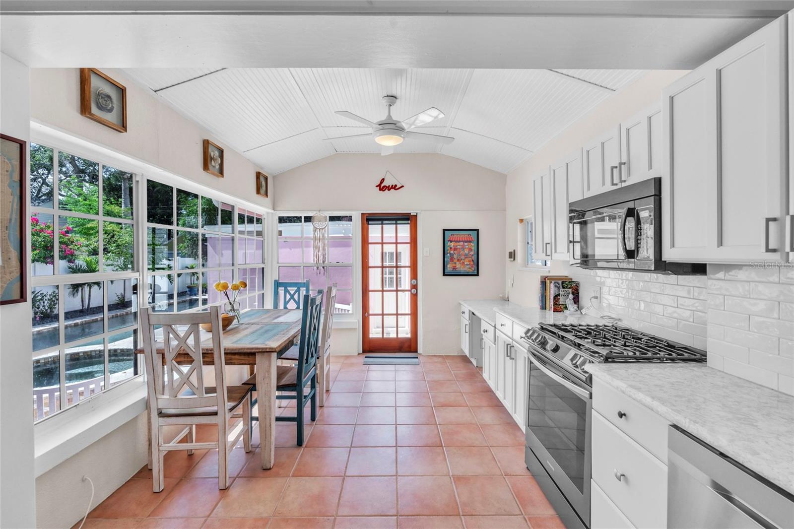 Image 9 of 34 For 451 25th Avenue N