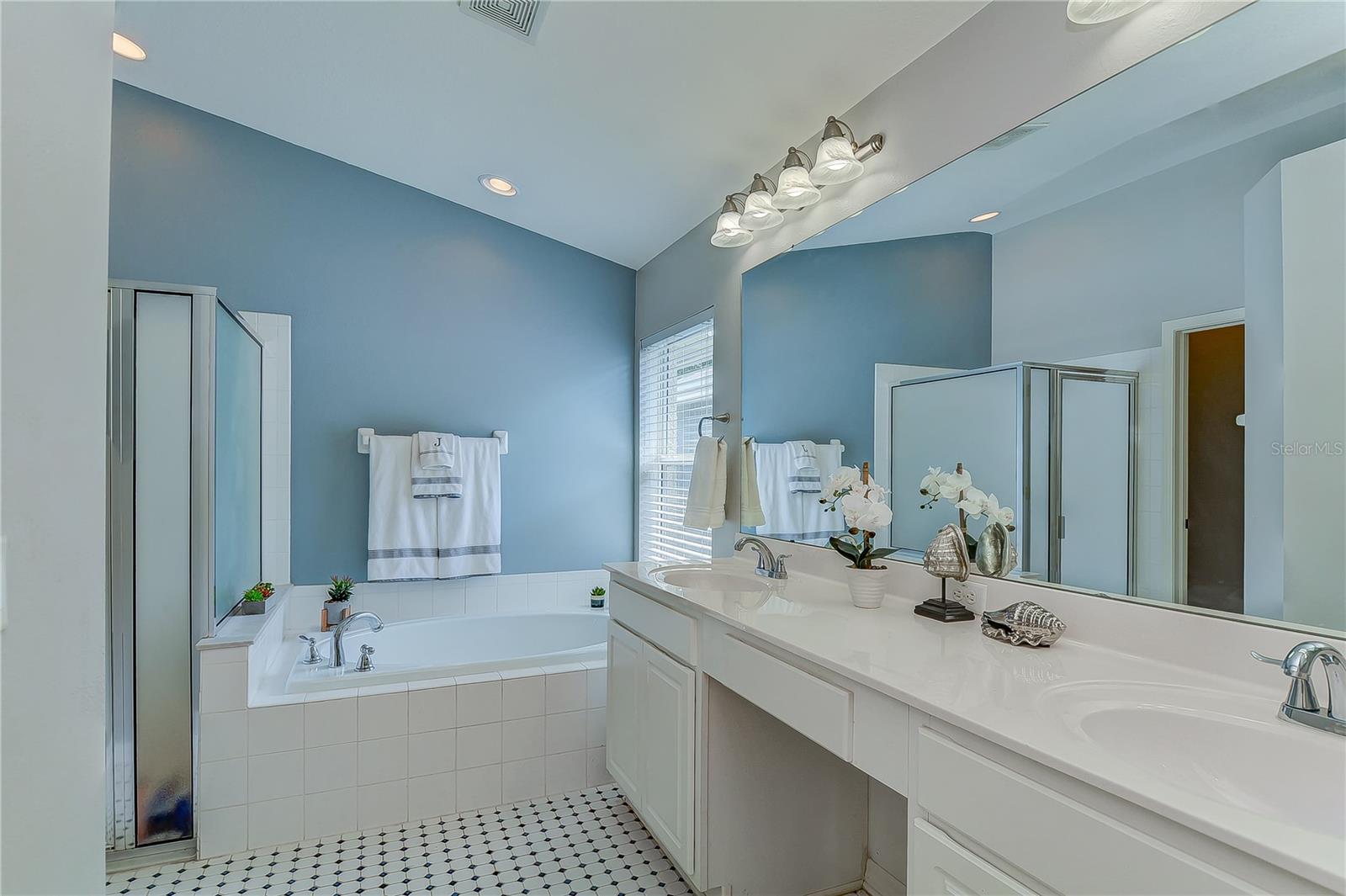 Image 14 of 53 For 21823 Waverly Shores Lane