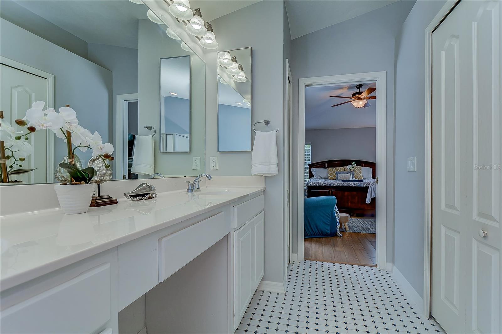 Image 16 of 53 For 21823 Waverly Shores Lane