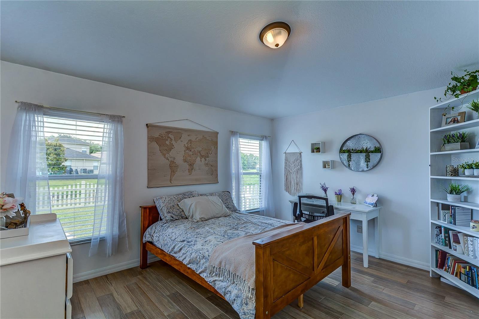 Image 18 of 53 For 21823 Waverly Shores Lane