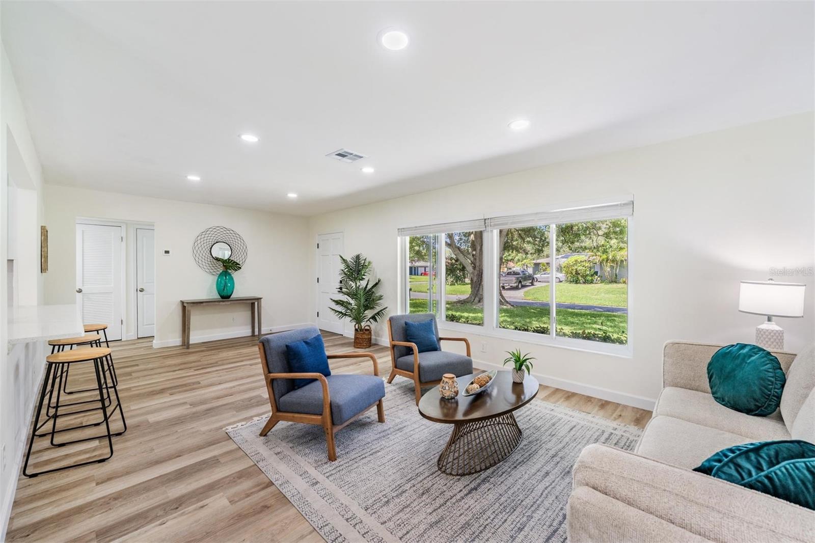 Image 5 of 29 For 559 Oakwood Drive