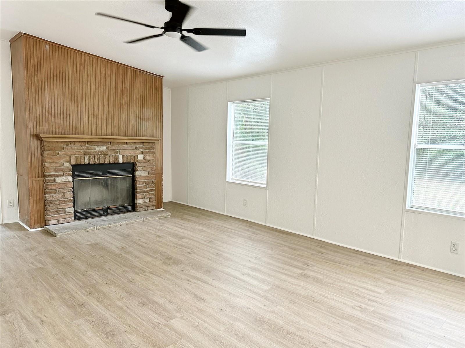 Image 13 of 23 For 16347 Breakwater Lane
